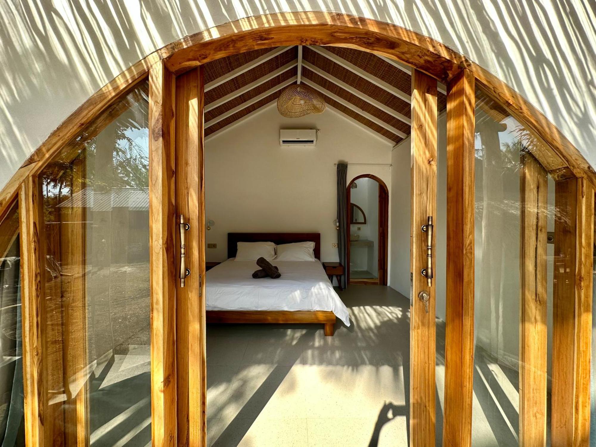 Rumah Canaria Bungalow กีลีตราวางัน ภายนอก รูปภาพ